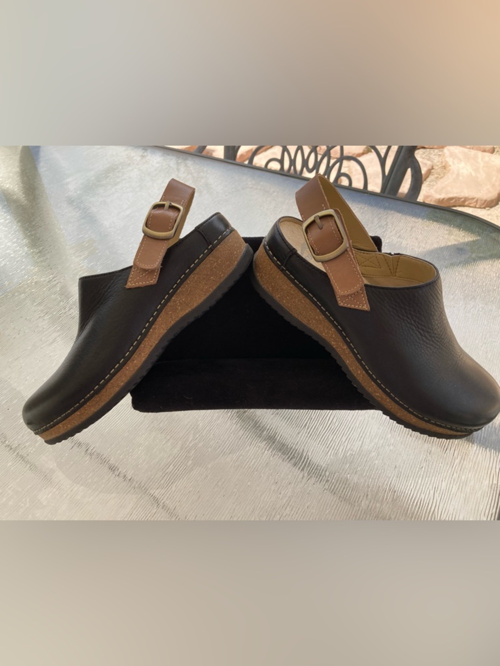 Dansko Merrin – Black Waxy Milled Velcro Backstrap Clogs 🖤 EUC 🖤 - Picture 2 of 9